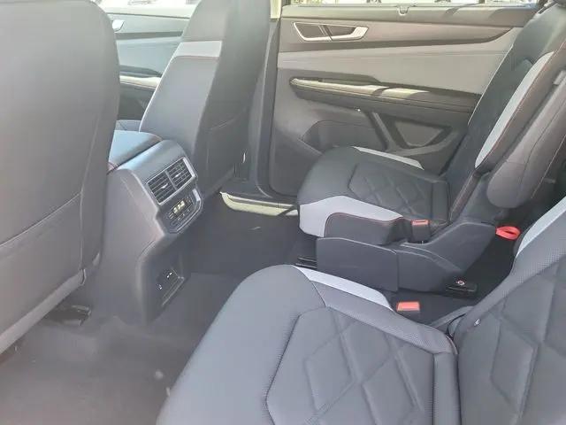 2026 Volkswagen Atlas Peak Edition