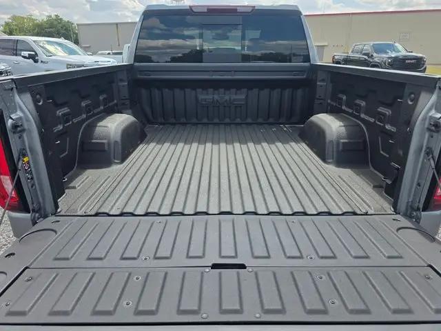 2026 GMC Sierra 1500 Crew Cab, Short Bed, SLT, 4WD
