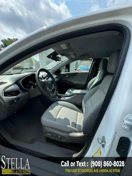 2022 Chevrolet Malibu FWD LT