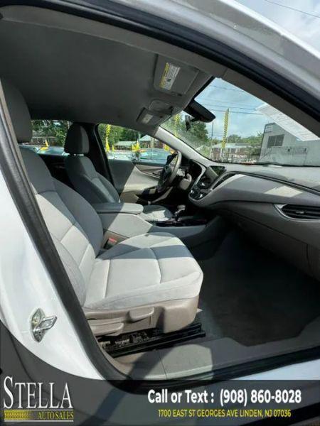 2022 Chevrolet Malibu FWD LT
