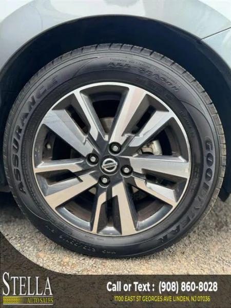2021 Nissan Versa SV Xtronic CVT