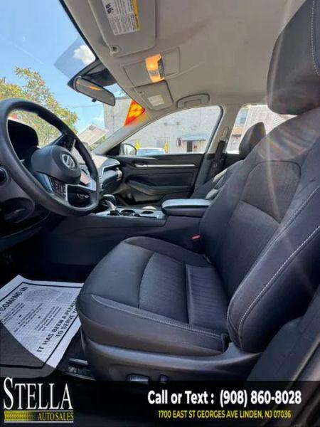 2022 Nissan Altima SV FWD