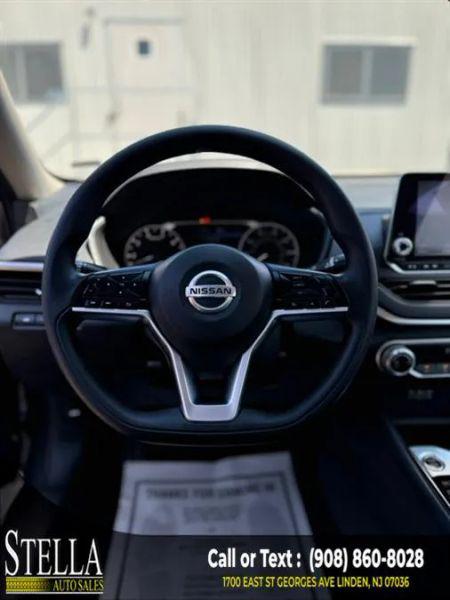 2022 Nissan Altima SV FWD