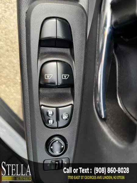 2023 Nissan Kicks SR Xtronic CVT