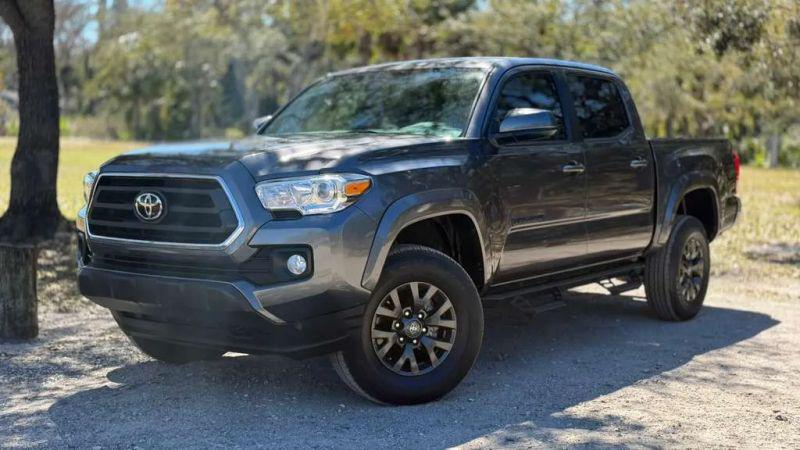 2022 Toyota Tacoma SR