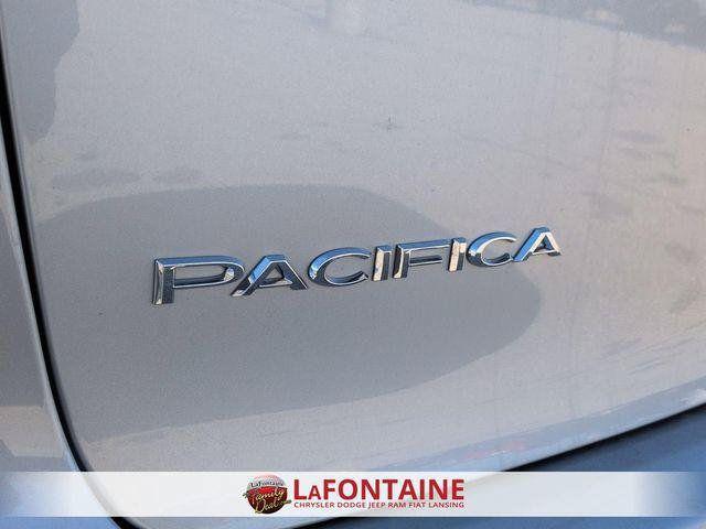2026 Chrysler Pacifica Select AWD