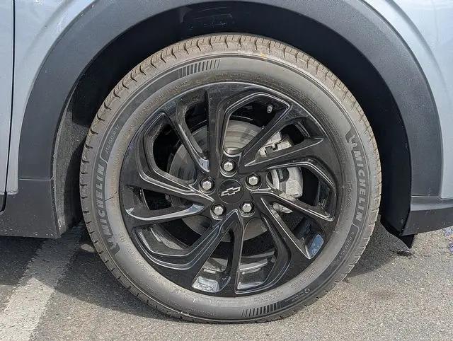 2027 Chevrolet Bolt RS FWD