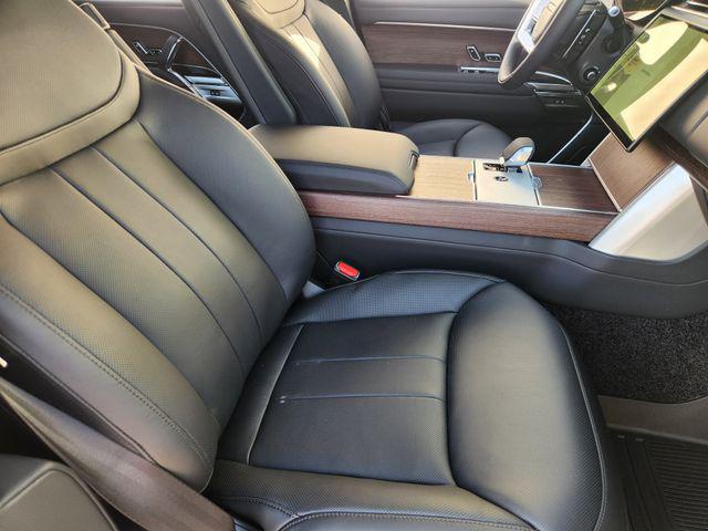 2026 Land Rover Range Rover P400 SE 7 Seat