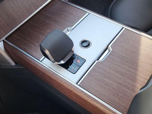 2026 Land Rover Range Rover P400 SE 7 Seat