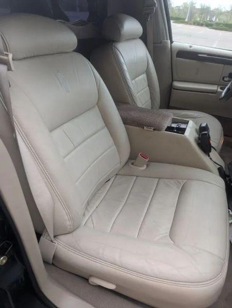 1999 Lincoln Town Car Executive