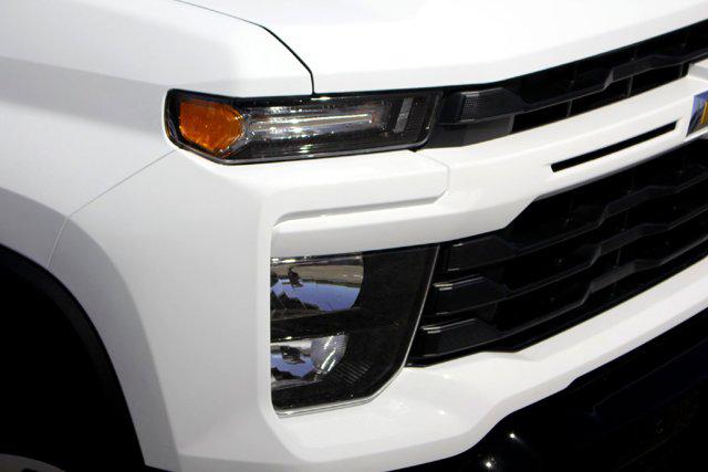 2026 Chevrolet Silverado 2500HD Crew Cab, Long Bed, Custom, 4WD