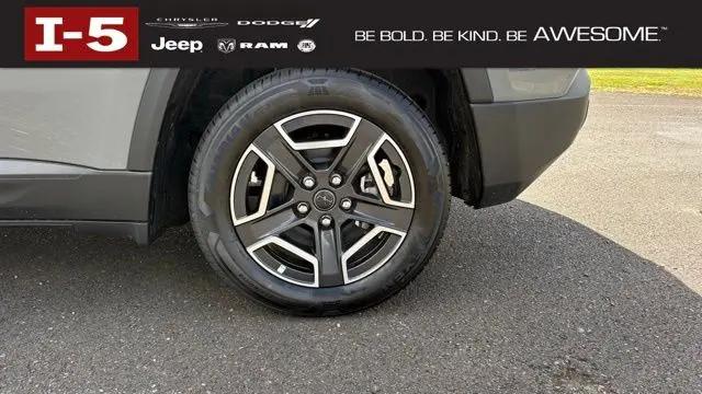 2026 Jeep Cherokee Laredo 4x4