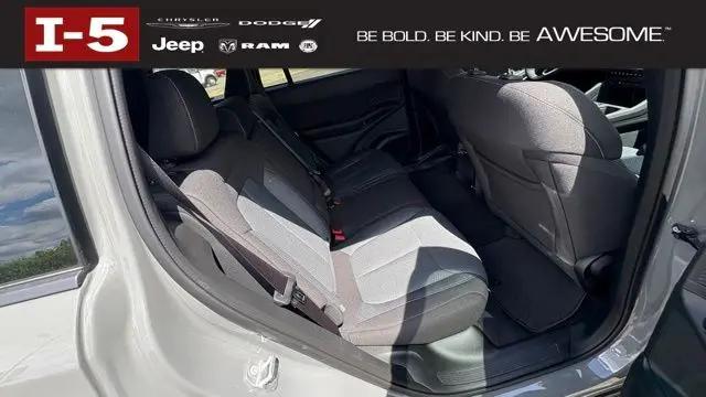 2026 Jeep Cherokee Laredo 4x4