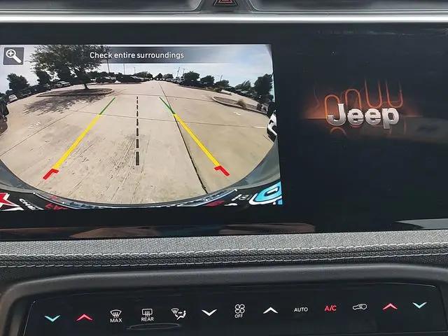 2026 Jeep Cherokee Laredo 4x4