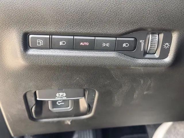 2026 Jeep Cherokee Laredo 4x4