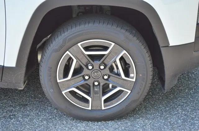 2026 Jeep Cherokee Laredo 4x4