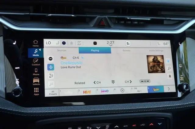 2026 Jeep Cherokee Laredo 4x4