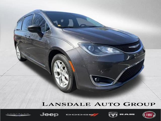 2017 Chrysler Pacifica Touring-L Plus