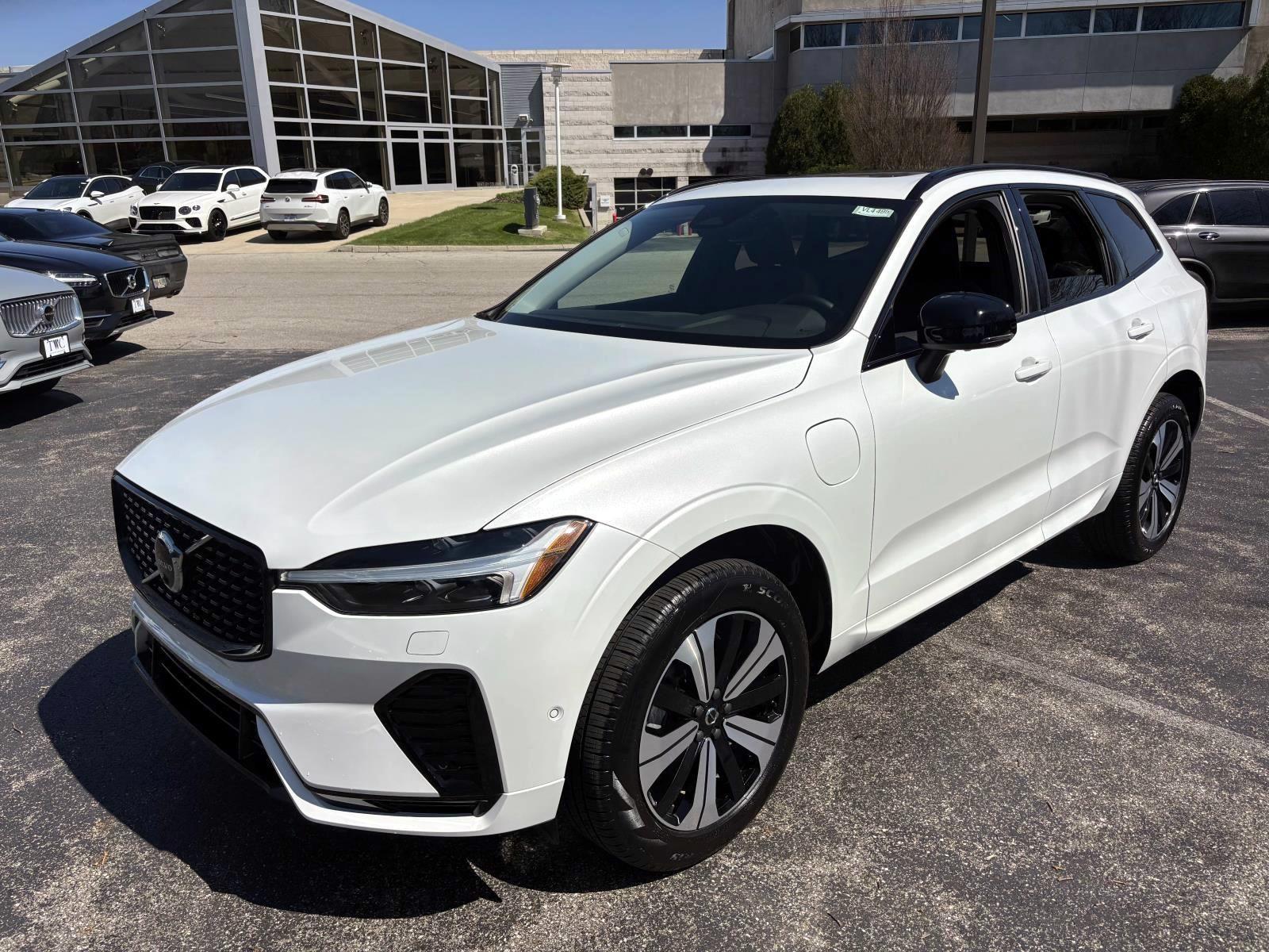 /2025 Volvo XC60-PLUG-IN HYBRID