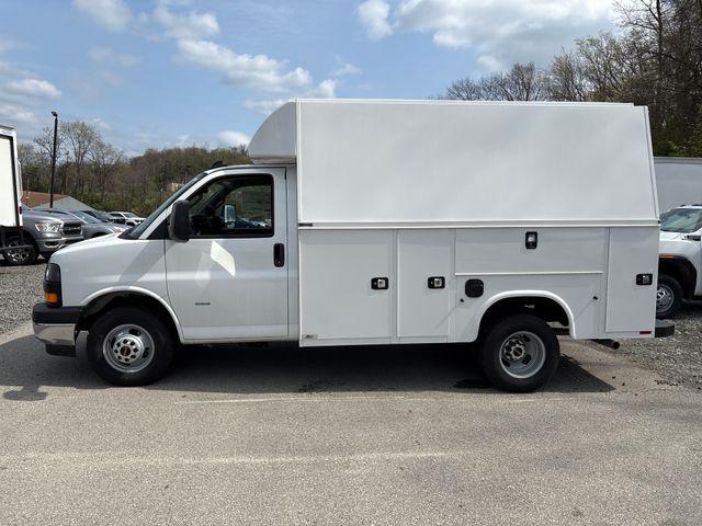 2025 GMC Savana Cutaway Work Van