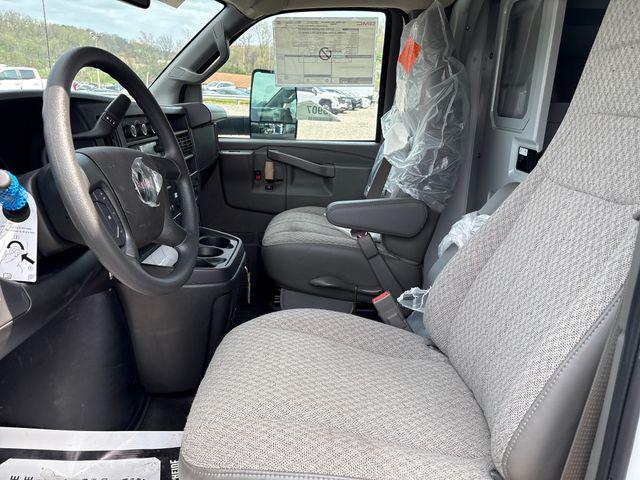 2025 GMC Savana Cutaway Work Van