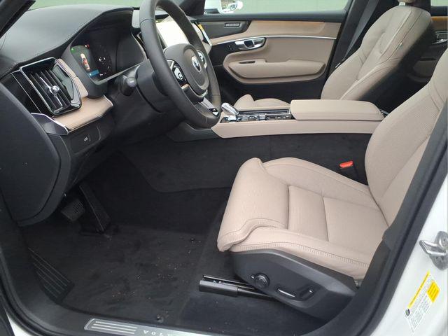2026 Volvo XC90 Ultra, B6 AWD Gas (mild hybrid), Gasoline, Bright, 7 Seats