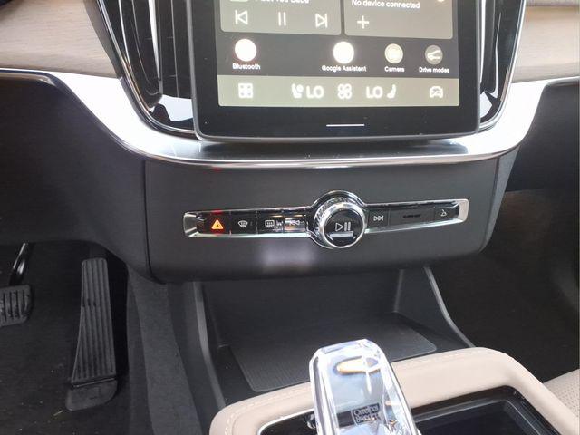 2026 Volvo XC90 Ultra, B6 AWD Gas (mild hybrid), Gasoline, Bright, 7 Seats