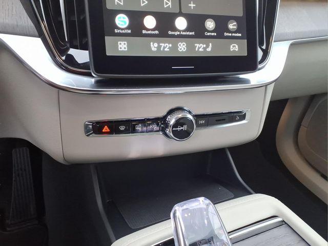 2026 Volvo XC90 Ultra, B6 AWD Gas (mild hybrid), Gasoline, Bright, 7 Seats
