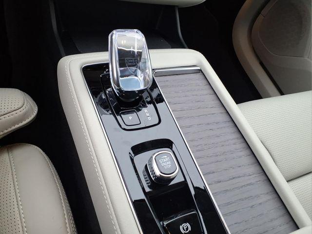 2026 Volvo XC90 Ultra, B6 AWD Gas (mild hybrid), Gasoline, Bright, 7 Seats