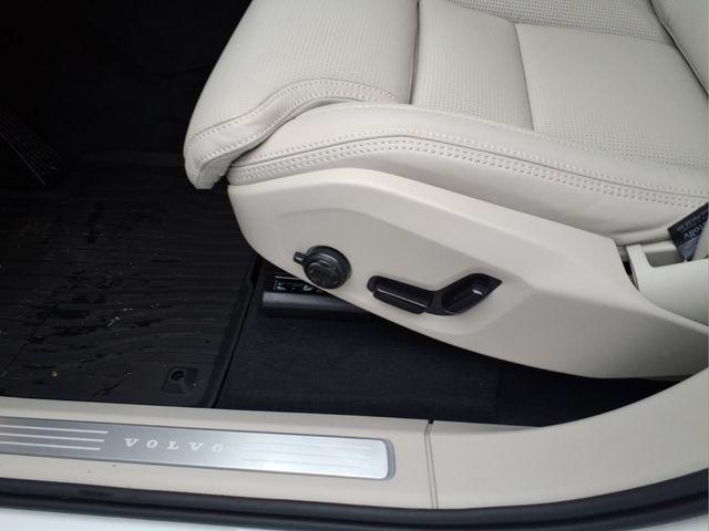 2026 Volvo XC90 Plug-In Hybrid Ultra, T8 AWD, Electric/Gasoline, Bright, 6 Seats