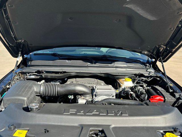2026 Ram 1500 Tradesman Crew Cab 4x4 5'7" Box