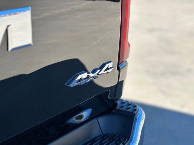2026 Ram 1500 Tradesman Crew Cab 4x4 5'7" Box