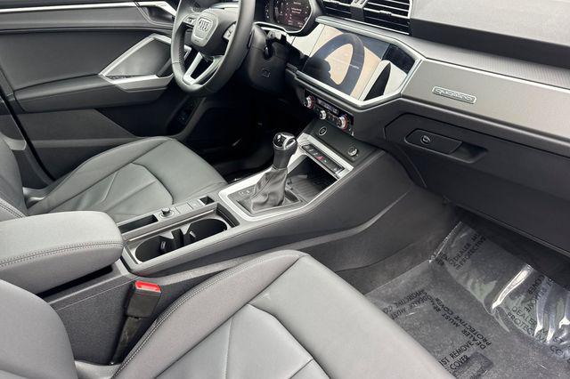2025 Audi Q3 Premium 45 TFSI S line quattro Tiptronic