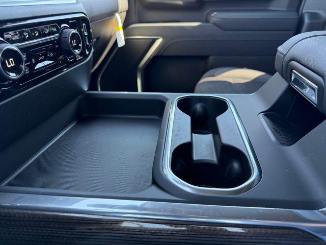 2026 Chevrolet Silverado 3500HD Crew Cab, Long Bed, LT Dual Rear Wheel, RWD