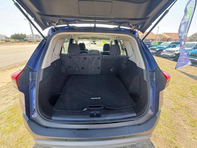 2023 Nissan Rogue SV FWD
