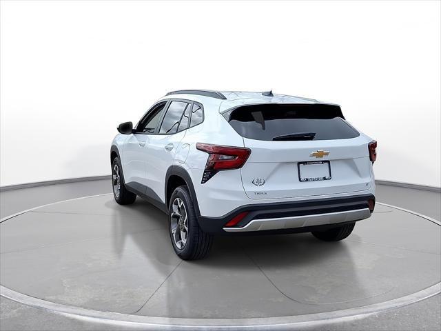 2026 Chevrolet Trax LT - Photo 7