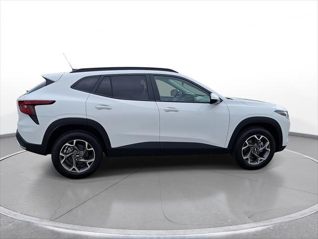 2026 Chevrolet Trax LT - Photo 9