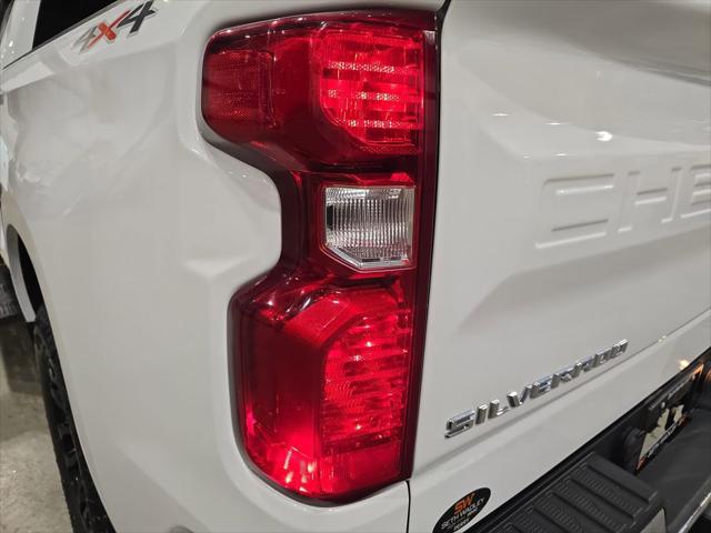 2023 Chevrolet Silverado 1500 4WD Crew Cab Standard Bed LT