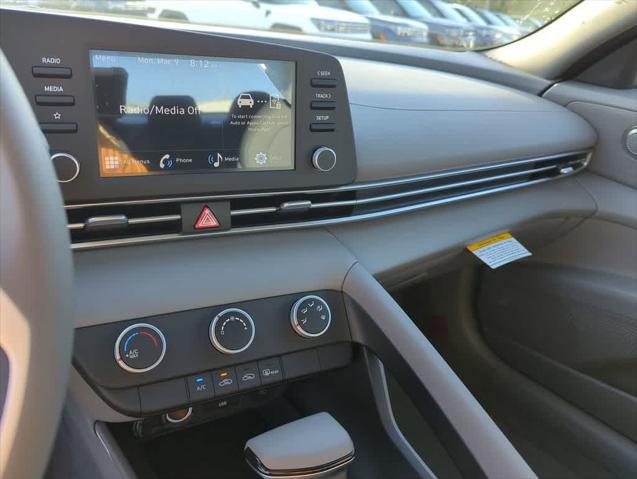 2026 Hyundai Elantra SE