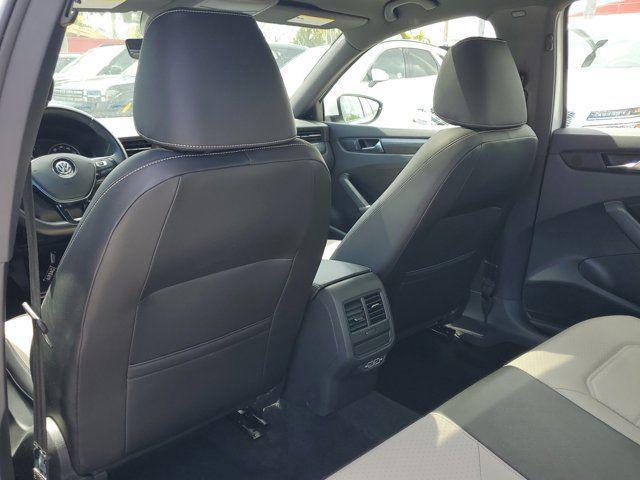 2021 Volkswagen Passat 2.0T R-Line
