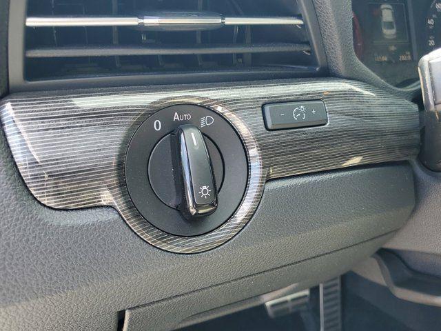 2021 Volkswagen Passat 2.0T R-Line