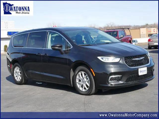 2023 Chrysler Pacifica Touring L for sale in Owatonna, MN
