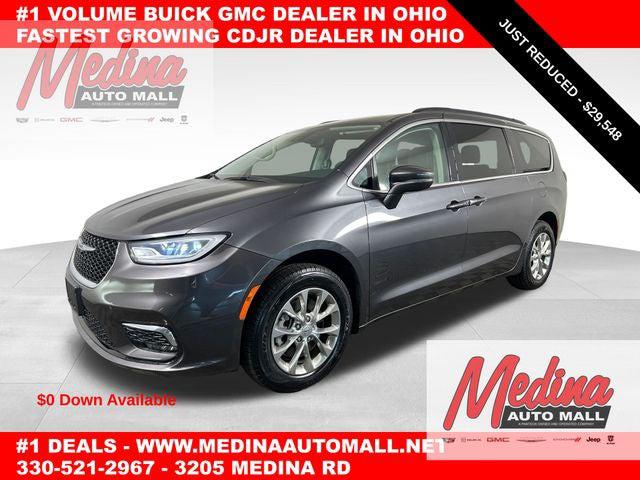2022 Chrysler Pacifica Touring L AWD for sale in Medina, OH