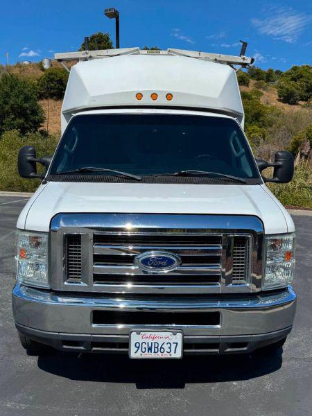 2015 Ford E-350 Cutaway Base