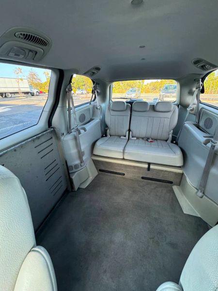 2005 Dodge Grand Caravan SXT