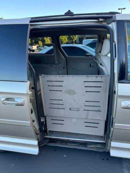 2005 Dodge Grand Caravan SXT