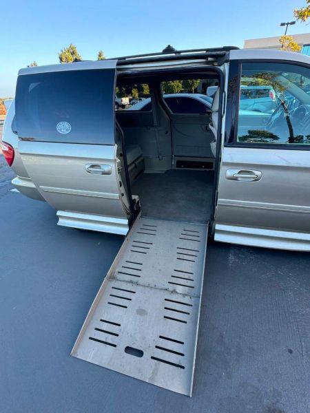 2005 Dodge Grand Caravan SXT