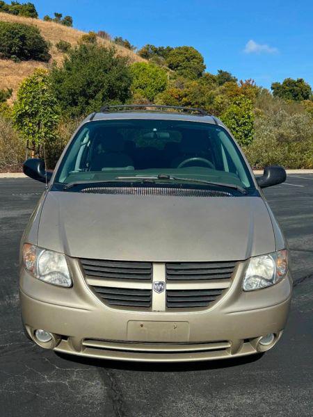 2005 Dodge Grand Caravan SXT