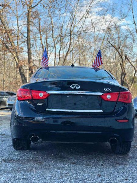 2017 INFINITI Q50 2.0t Base