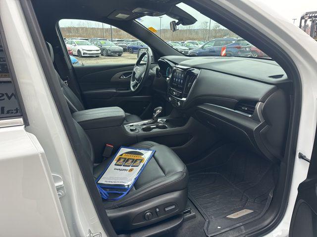 2024 Chevrolet Traverse AWD LT Leather